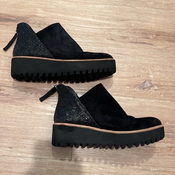ALL BLACK Flatform Tread Glitter Shootie Women's Boot Size -  39/8.5 - Picture 6 of 10